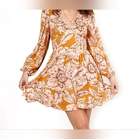 NWT Band of the Free Size Small Gold Yellow Cut Out Back Long Sleeve Mini Dress - Picture 12 of 15